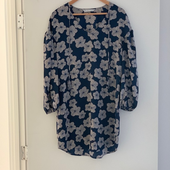 Trina Turk Granville Silk Dress Size Size 4 - Picture 4 of 8